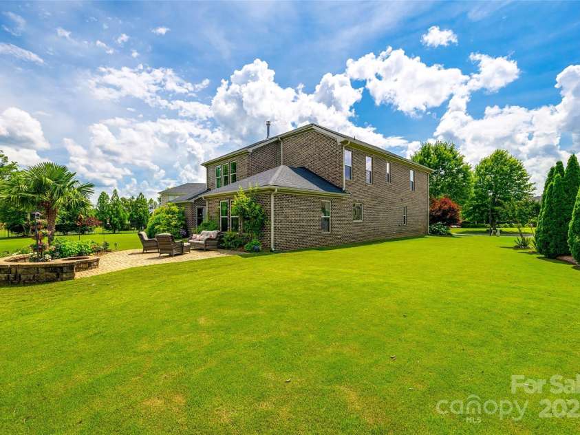 4220 Thames Circle, Fort Mill, SC 29715.  MLS# CAR4269866, YatesRealty ID 21352. 