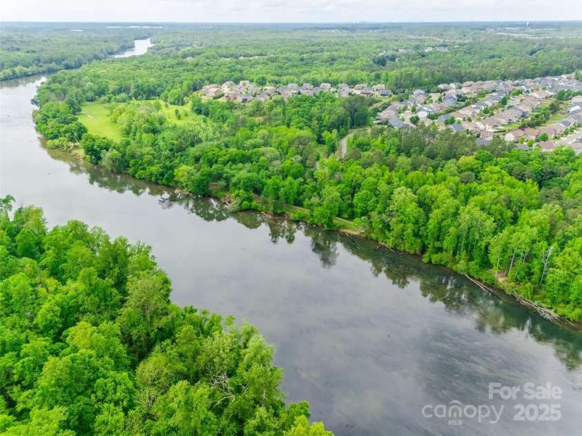 4220 Thames Circle, Fort Mill, SC 29715.  MLS# CAR4269866, YatesRealty ID 21352. 