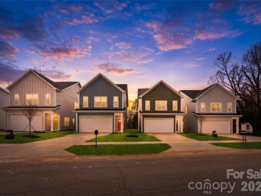 9131 Old Moores Chapel Road, Charlotte, NC 28214.  MLS# CAR4381177, YatesRealty ID 21353. 