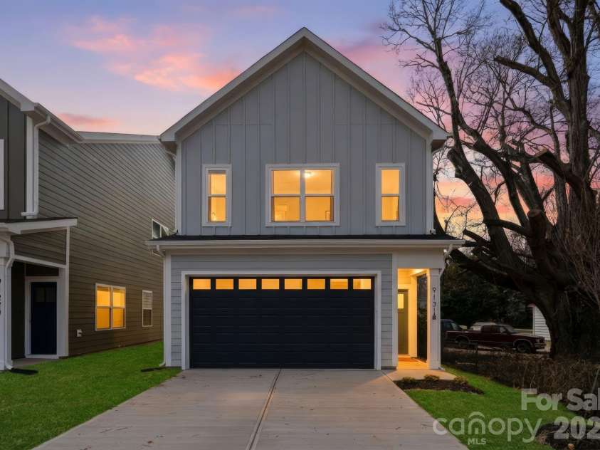 9131 Old Moores Chapel Road, Charlotte, NC 28214.  MLS# CAR4381177, YatesRealty ID 21353. 