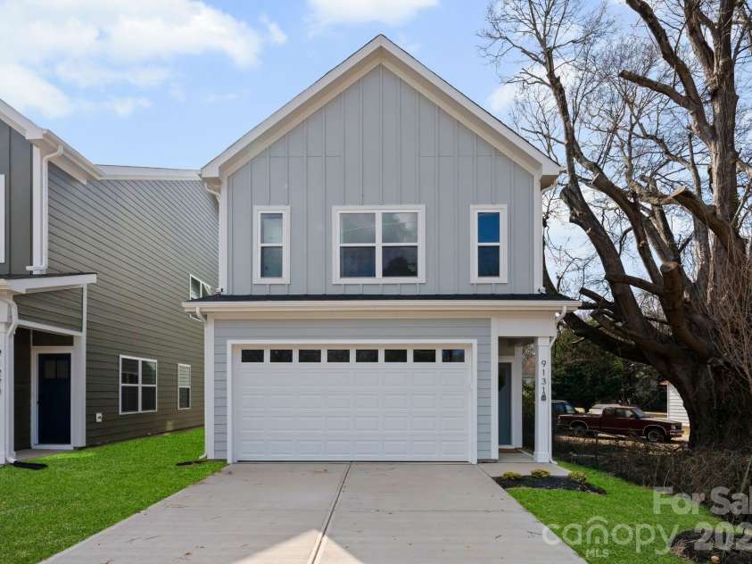 9131 Old Moores Chapel Road, Charlotte, NC 28214.  MLS# CAR4381177, YatesRealty ID 21353. 