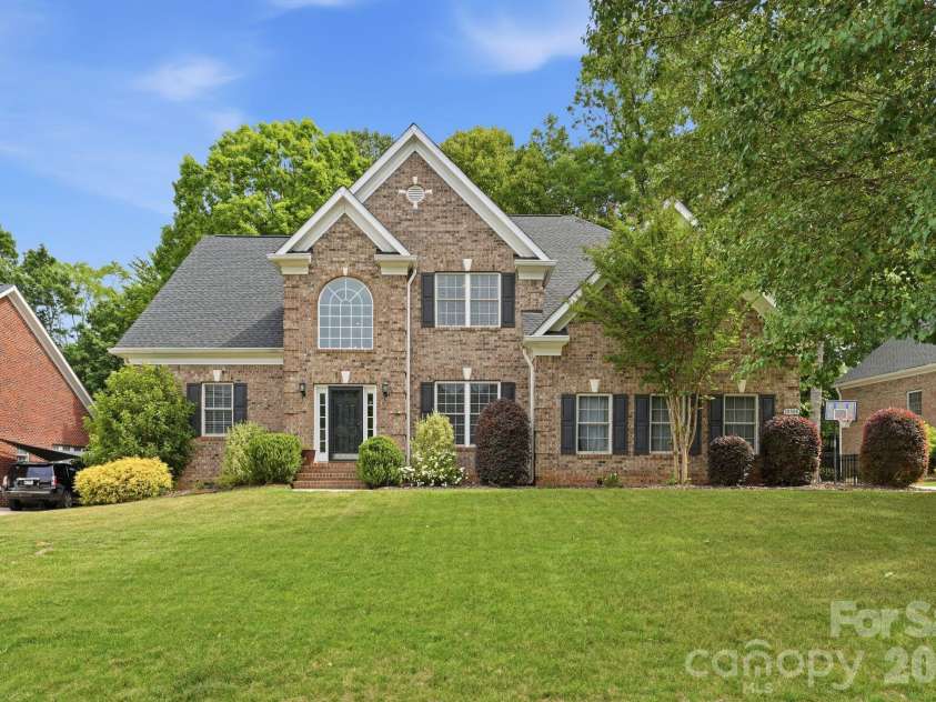 10508 Devonshire Drive, Huntersville, NC 28078.  MLS# CAR4380328, YatesRealty ID 21354. 