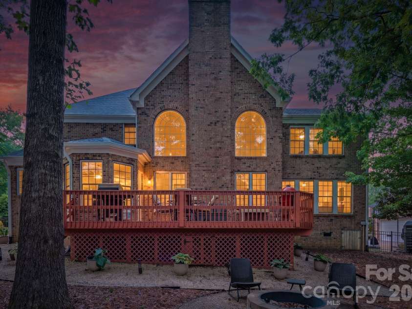 10508 Devonshire Drive, Huntersville, NC 28078.  MLS# CAR4380328, YatesRealty ID 21354. 