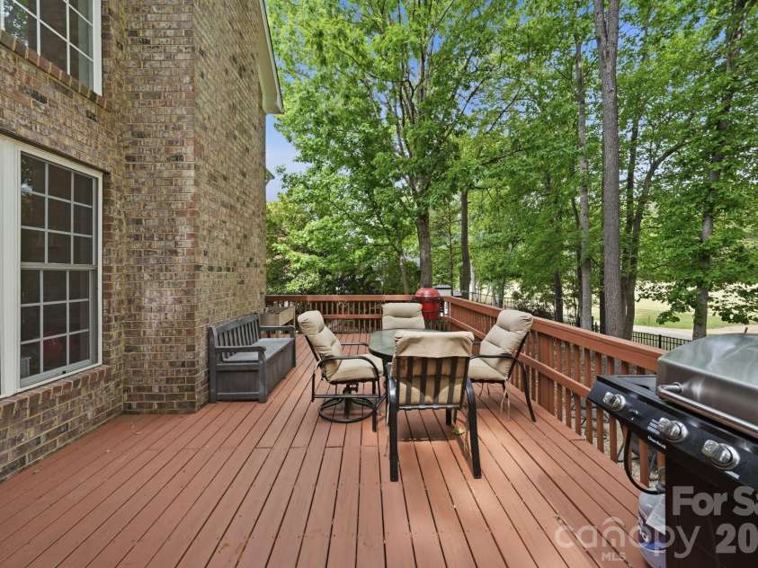 10508 Devonshire Drive, Huntersville, NC 28078.  MLS# CAR4380328, YatesRealty ID 21354. 