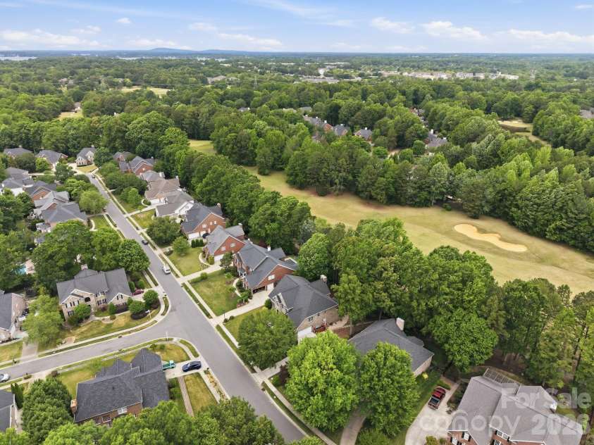 10508 Devonshire Drive, Huntersville, NC 28078.  MLS# CAR4380328, YatesRealty ID 21354. 