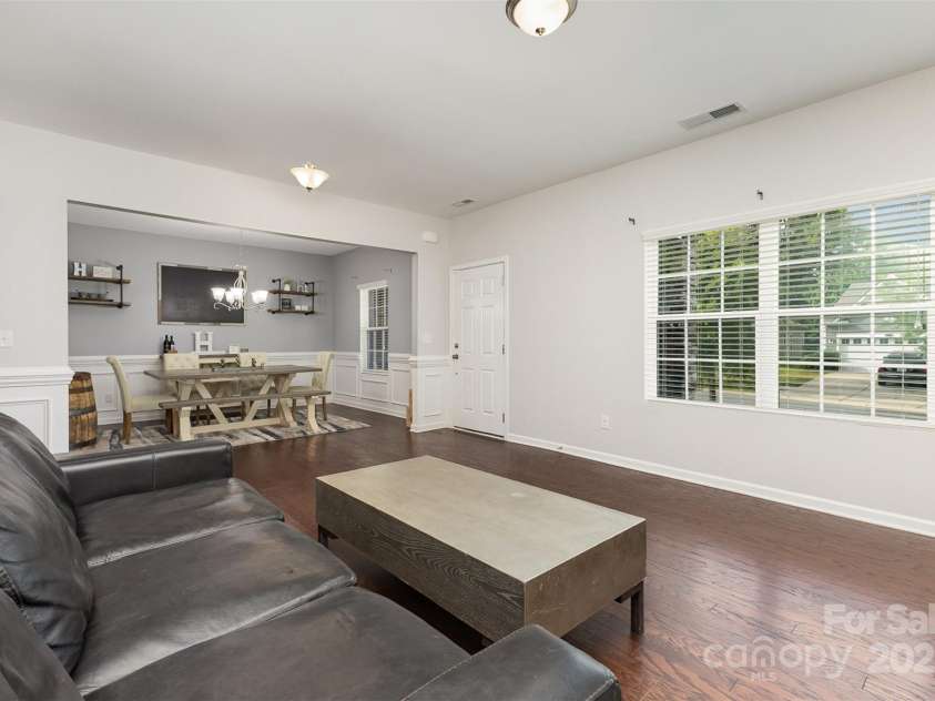 6007 Eleanor Rigby Road, Charlotte, NC 28278.  MLS# CAR4268118, YatesRealty ID 21354. Main entrance sitting room, lounge or parlor