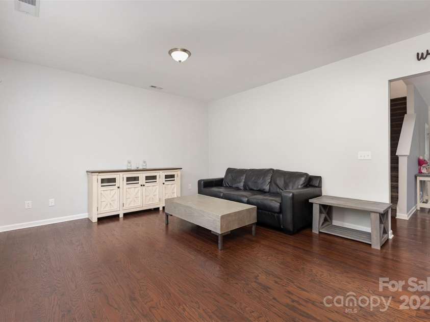 6007 Eleanor Rigby Road, Charlotte, NC 28278.  MLS# CAR4268118, YatesRealty ID 21354. Multi-use main entrance room