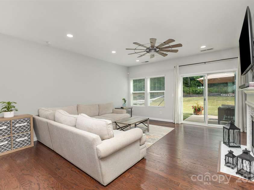 6007 Eleanor Rigby Road, Charlotte, NC 28278.  MLS# CAR4268118, YatesRealty ID 21354. Open concept floorplan to private backyard