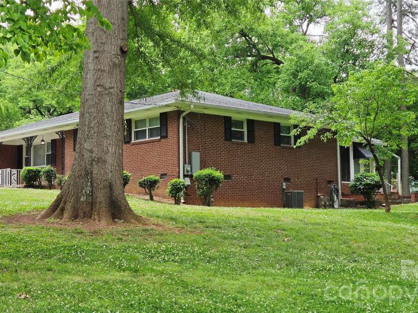 788 Kenmore Street, Shelby, NC 28150.  MLS# CAR4378581, YatesRealty ID 21355. Side yard