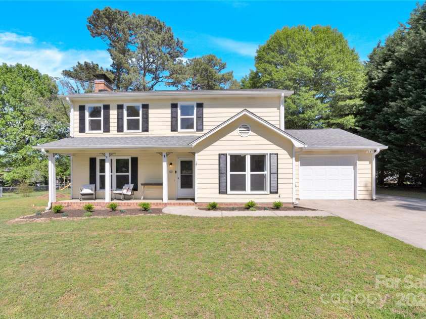 1308 Spring Lake Drive, Gastonia, NC 28054.  MLS# CAR4240599, YatesRealty ID 21356. 