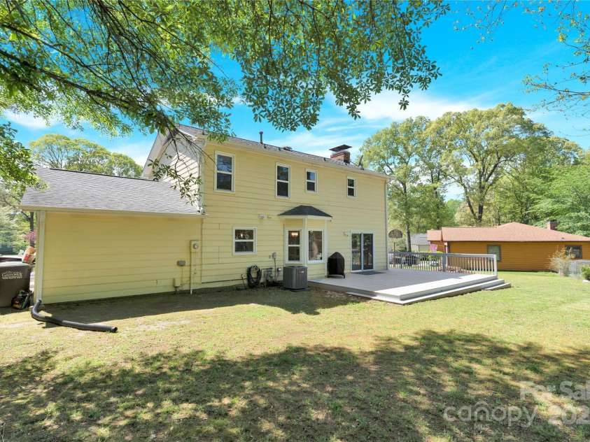 1308 Spring Lake Drive, Gastonia, NC 28054.  MLS# CAR4240599, YatesRealty ID 21356. 
