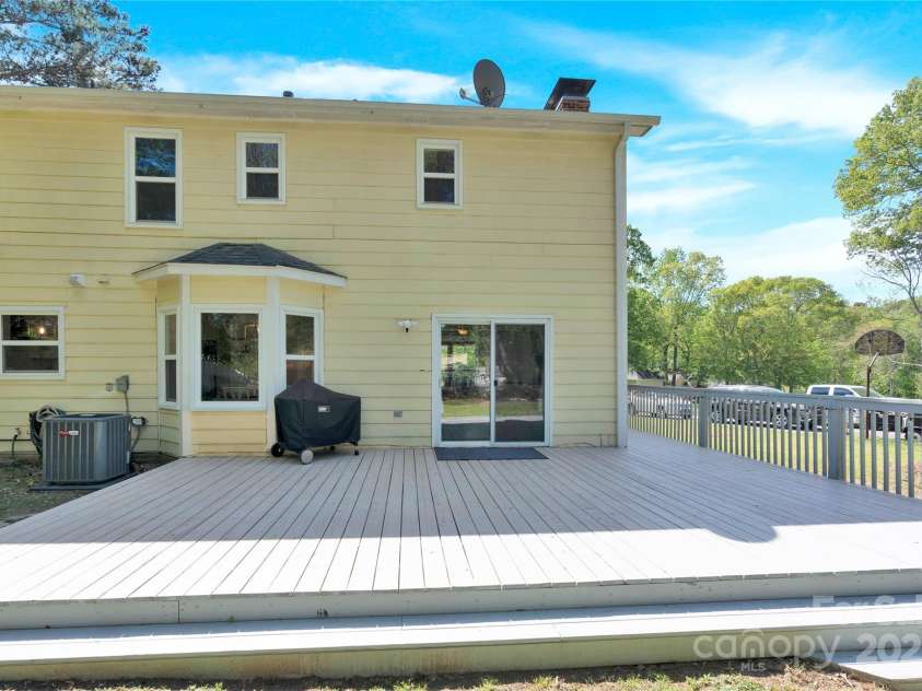 1308 Spring Lake Drive, Gastonia, NC 28054.  MLS# CAR4240599, YatesRealty ID 21356. 