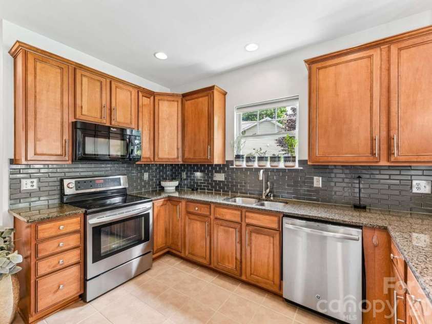 541 Marblewood Court, Fort Mill, SC 29708.  MLS# CAR4380947, YatesRealty ID 21356. 