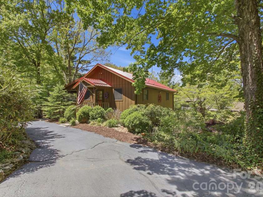 164 Rocky Meadows Road, Newland, NC 28657.  MLS# CAR4380101, YatesRealty ID 21357. 
