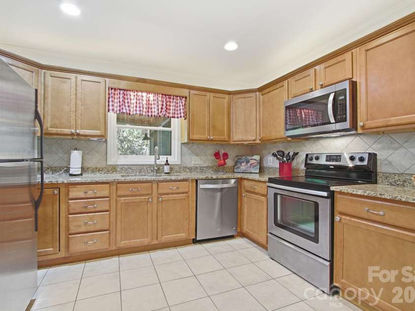 164 Rocky Meadows Road, Newland, NC 28657.  MLS# CAR4380101, YatesRealty ID 21357. 