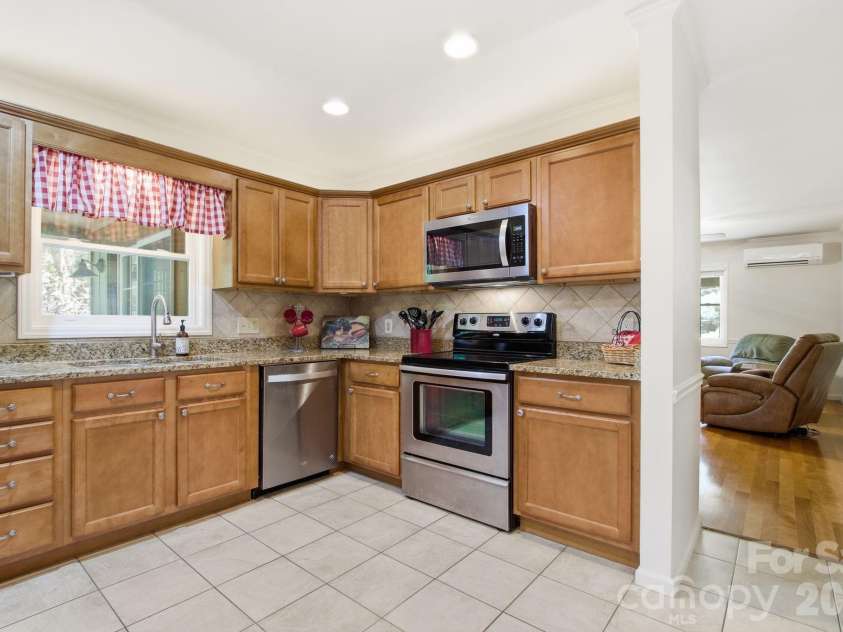 164 Rocky Meadows Road, Newland, NC 28657.  MLS# CAR4380101, YatesRealty ID 21357. 