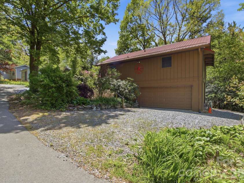 164 Rocky Meadows Road, Newland, NC 28657.  MLS# CAR4380101, YatesRealty ID 21357. 