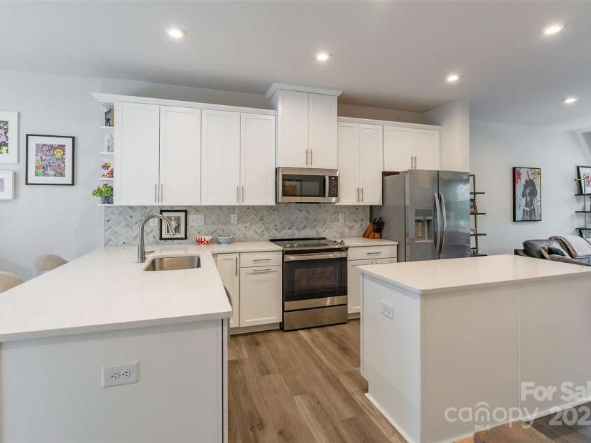 819 Anderson Street, Charlotte, NC 28205.  MLS# CAR4267460, YatesRealty ID 21357. 