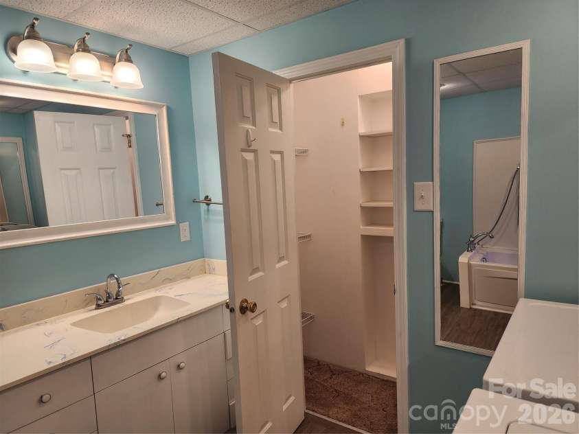 189 Brook Creek Drive, Troutman, NC 28166.  MLS# CAR4380851, YatesRealty ID 21359. 