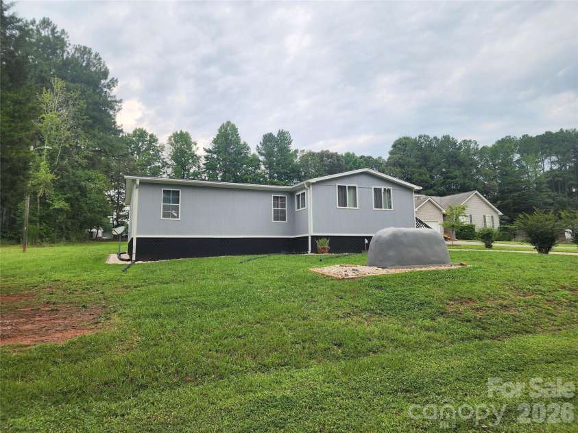 189 Brook Creek Drive, Troutman, NC 28166.  MLS# CAR4380851, YatesRealty ID 21359. 