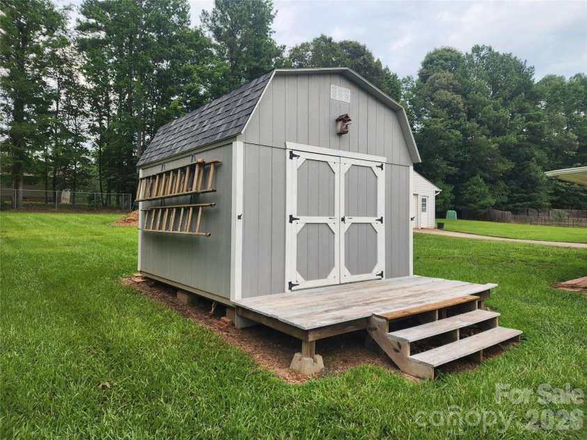 189 Brook Creek Drive, Troutman, NC 28166.  MLS# CAR4380851, YatesRealty ID 21359. 