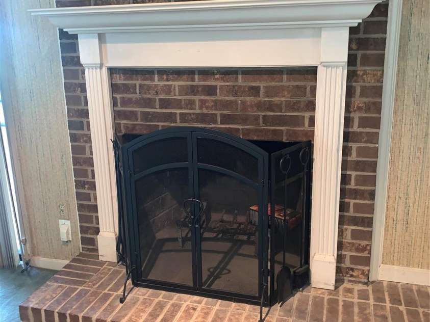 5727 Dockside Drive, Charlotte, NC 28227.  MLS# CAR4268742, YatesRealty ID 21359. Fireplace in great room