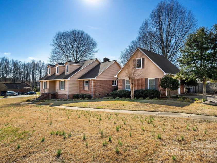 133 Persimmon Creek Road, Kings Mountain, NC 28086.  MLS# CAR4226480, YatesRealty ID 2136. 