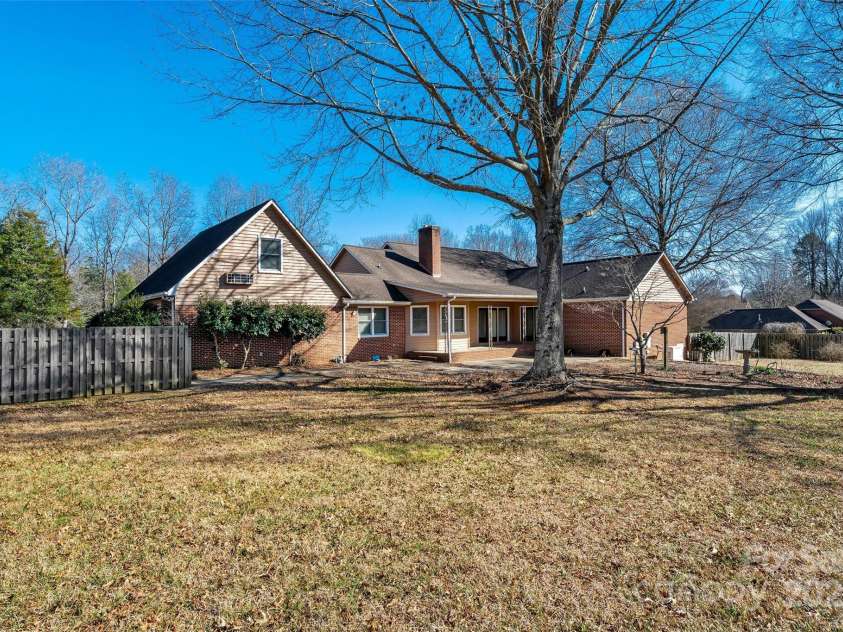 133 Persimmon Creek Road, Kings Mountain, NC 28086.  MLS# CAR4226480, YatesRealty ID 2136. 