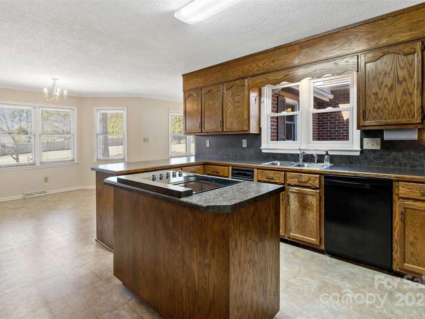 133 Persimmon Creek Road, Kings Mountain, NC 28086.  MLS# CAR4226480, YatesRealty ID 2136. 