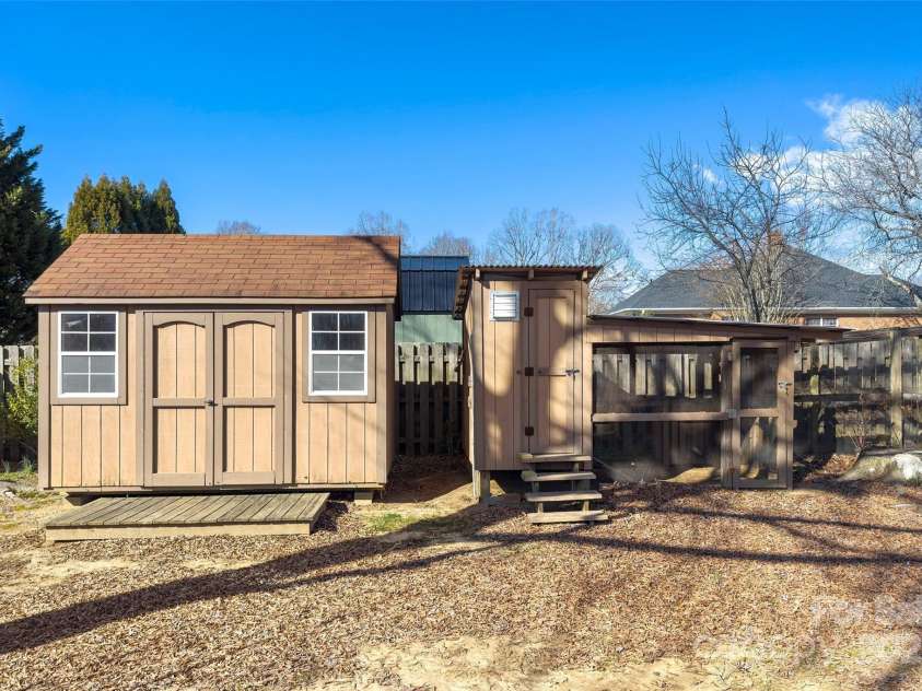 133 Persimmon Creek Road, Kings Mountain, NC 28086.  MLS# CAR4226480, YatesRealty ID 2136. 