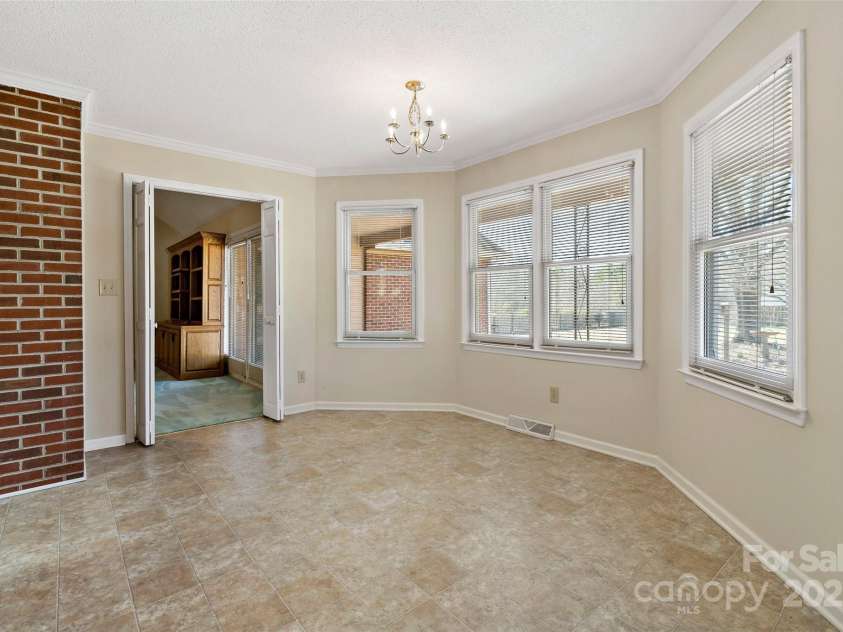 133 Persimmon Creek Road, Kings Mountain, NC 28086.  MLS# CAR4226480, YatesRealty ID 2136. Dining Area