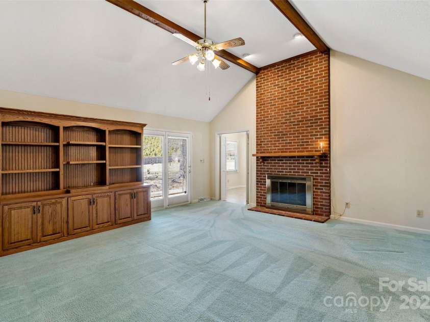 133 Persimmon Creek Road, Kings Mountain, NC 28086.  MLS# CAR4226480, YatesRealty ID 2136. Living Room