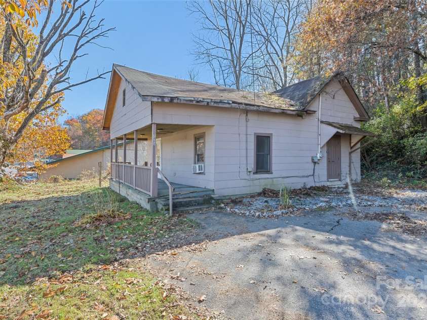 8063 Carolina Boulevard, Clyde, NC 28721.  MLS# CAR4319267, YatesRealty ID 2136. 