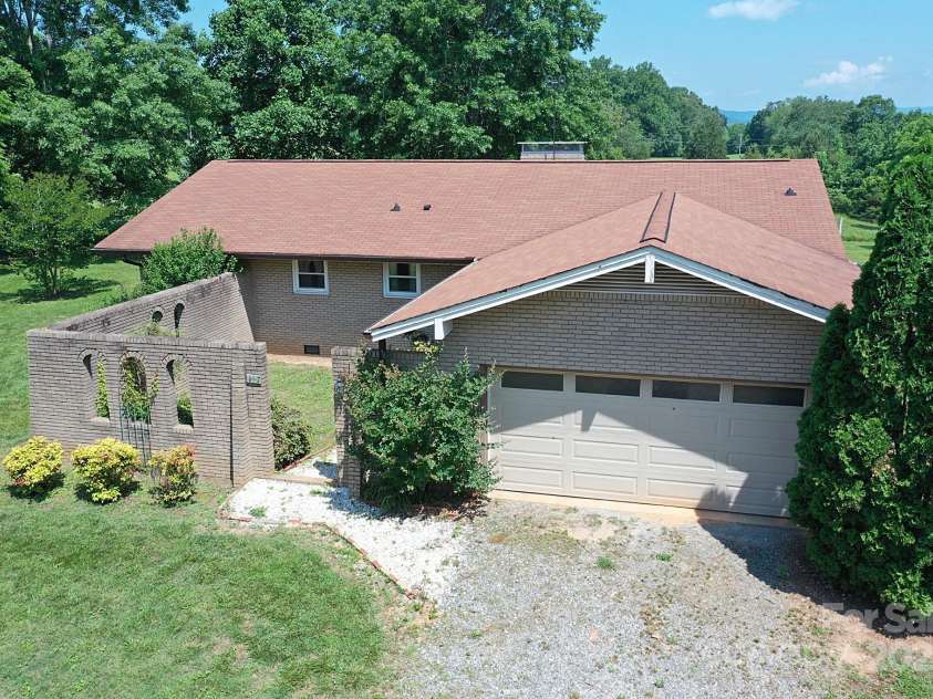 157 Blackberry Lane, Taylorsville, NC 28681.  MLS# CAR4270173, YatesRealty ID 21360. 