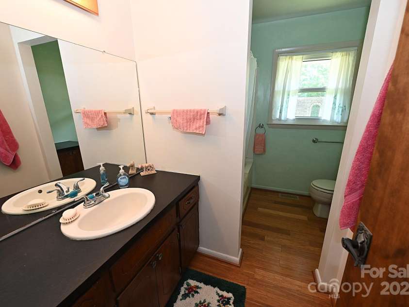 157 Blackberry Lane, Taylorsville, NC 28681.  MLS# CAR4270173, YatesRealty ID 21360. 