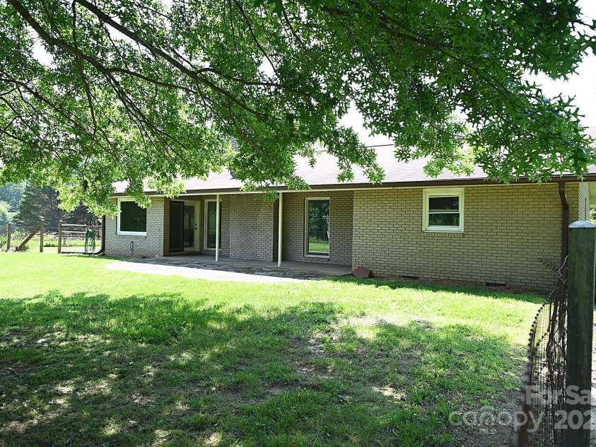 157 Blackberry Lane, Taylorsville, NC 28681.  MLS# CAR4270173, YatesRealty ID 21360. 