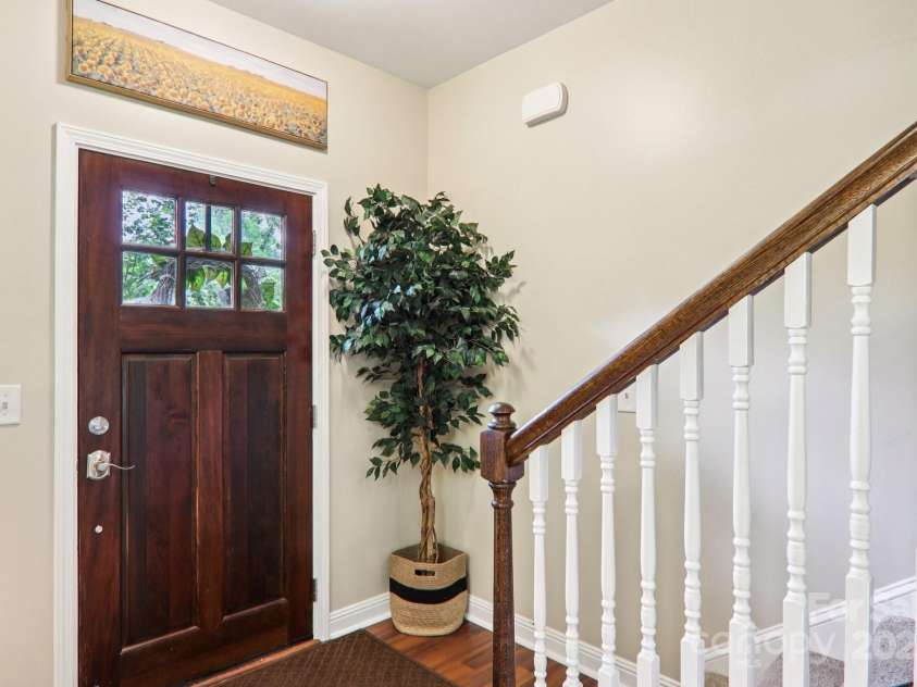 22 Streamside Drive, Hendersonville, NC 28791.  MLS# CAR4268227, YatesRealty ID 21361. 