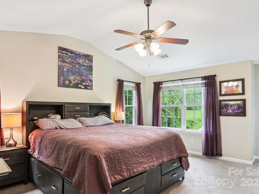 22 Streamside Drive, Hendersonville, NC 28791.  MLS# CAR4268227, YatesRealty ID 21361. 