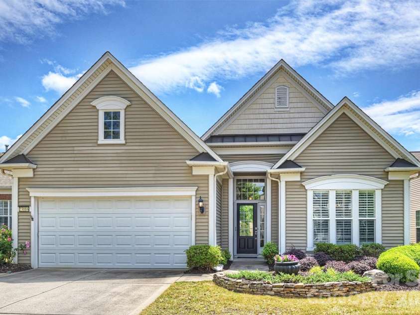 23116 Kingfisher Drive, Fort Mill, SC 29707.  MLS# CAR4378477, YatesRealty ID 21361. 