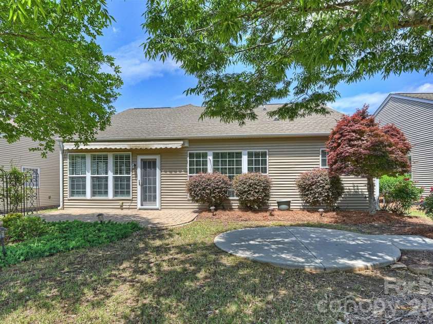 23116 Kingfisher Drive, Fort Mill, SC 29707.  MLS# CAR4378477, YatesRealty ID 21361. 