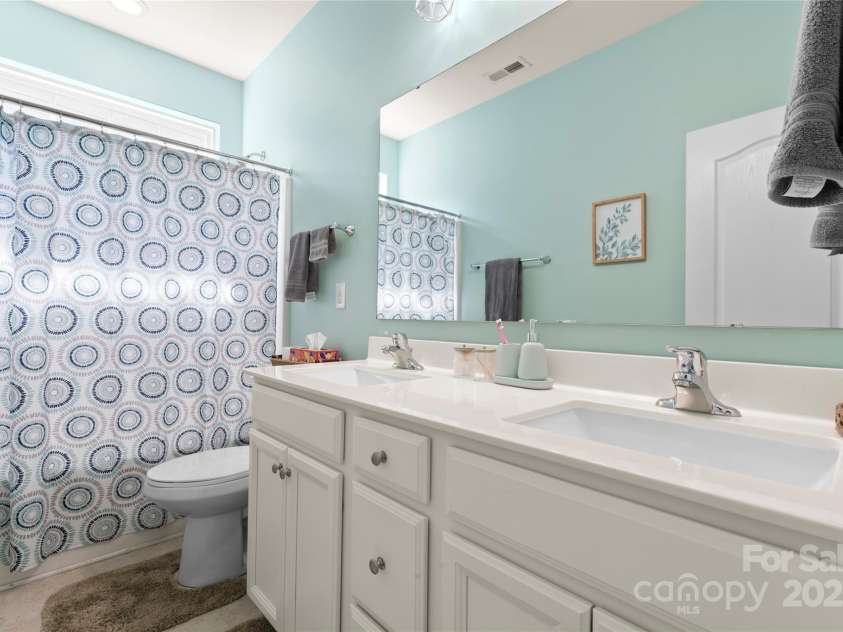 11124 Chapeclane Road, Charlotte, NC 28278.  MLS# CAR4233516, YatesRealty ID 21362. 