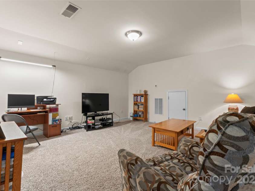 11124 Chapeclane Road, Charlotte, NC 28278.  MLS# CAR4233516, YatesRealty ID 21362. 