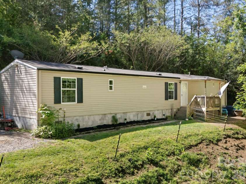 23 Lela Lane, Alexander, NC 28701.  MLS# CAR4378997, YatesRealty ID 21362. 