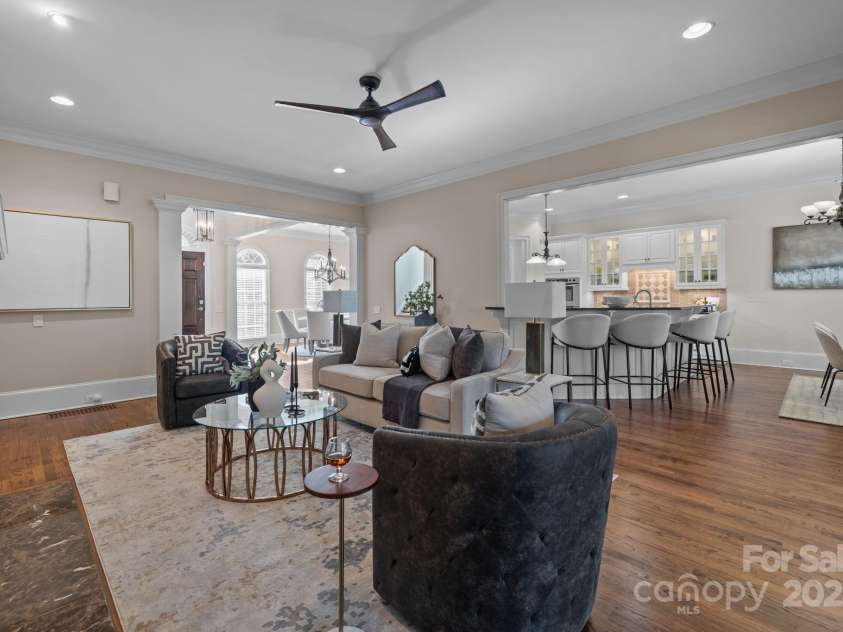 8928 Heydon Hall Circle, Charlotte, NC 28210.  MLS# CAR4219004, YatesRealty ID 21363. 