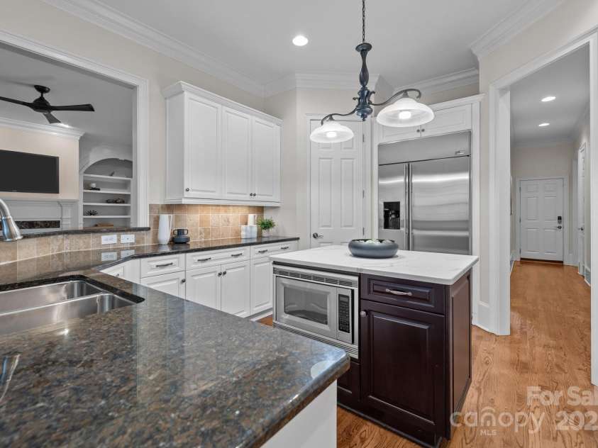 8928 Heydon Hall Circle, Charlotte, NC 28210.  MLS# CAR4219004, YatesRealty ID 21363. 