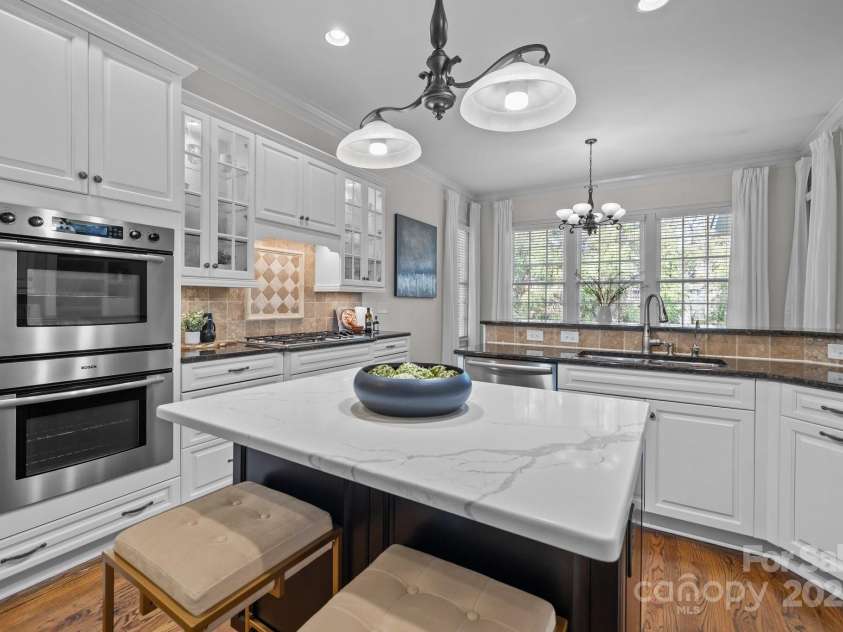 8928 Heydon Hall Circle, Charlotte, NC 28210.  MLS# CAR4219004, YatesRealty ID 21363. 