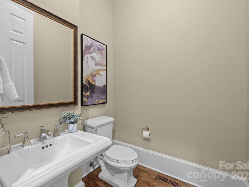 8928 Heydon Hall Circle, Charlotte, NC 28210.  MLS# CAR4219004, YatesRealty ID 21363. 