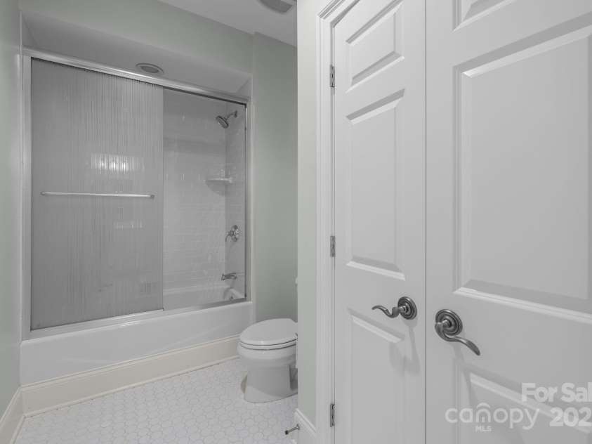 8928 Heydon Hall Circle, Charlotte, NC 28210.  MLS# CAR4219004, YatesRealty ID 21363. 
