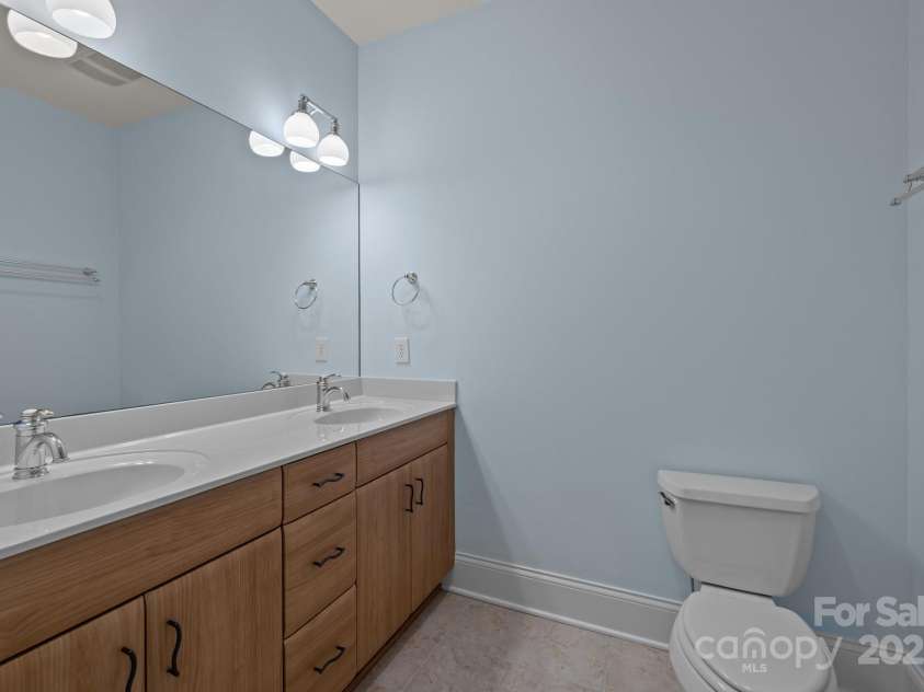 8928 Heydon Hall Circle, Charlotte, NC 28210.  MLS# CAR4219004, YatesRealty ID 21363. 