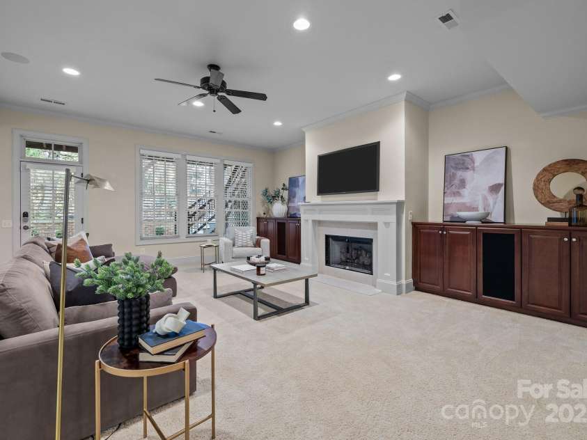8928 Heydon Hall Circle, Charlotte, NC 28210.  MLS# CAR4219004, YatesRealty ID 21363. 
